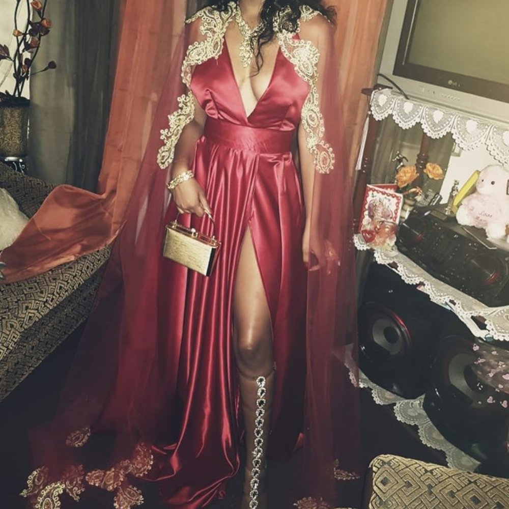 prom dress withcape